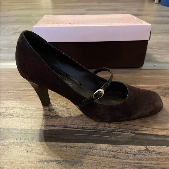 Bandolino Dark Brown Suede Heels With Buckle Strap, Size 8 - Picture 7 of 12